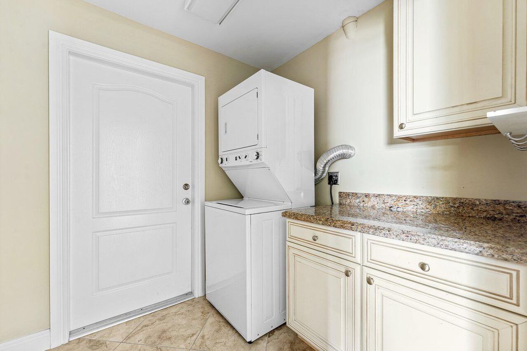 For Sale: $850,000 (3 beds, 2 baths, 2148 Square Feet)