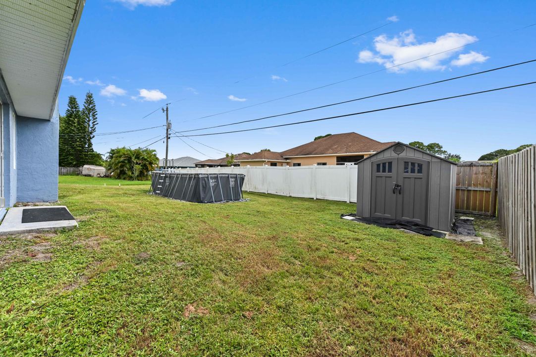 For Sale: $469,900 (5 beds, 2 baths, 2678 Square Feet)