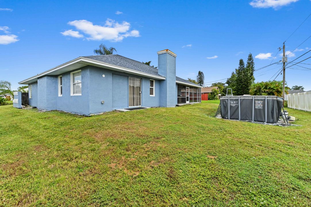 For Sale: $469,900 (5 beds, 2 baths, 2678 Square Feet)