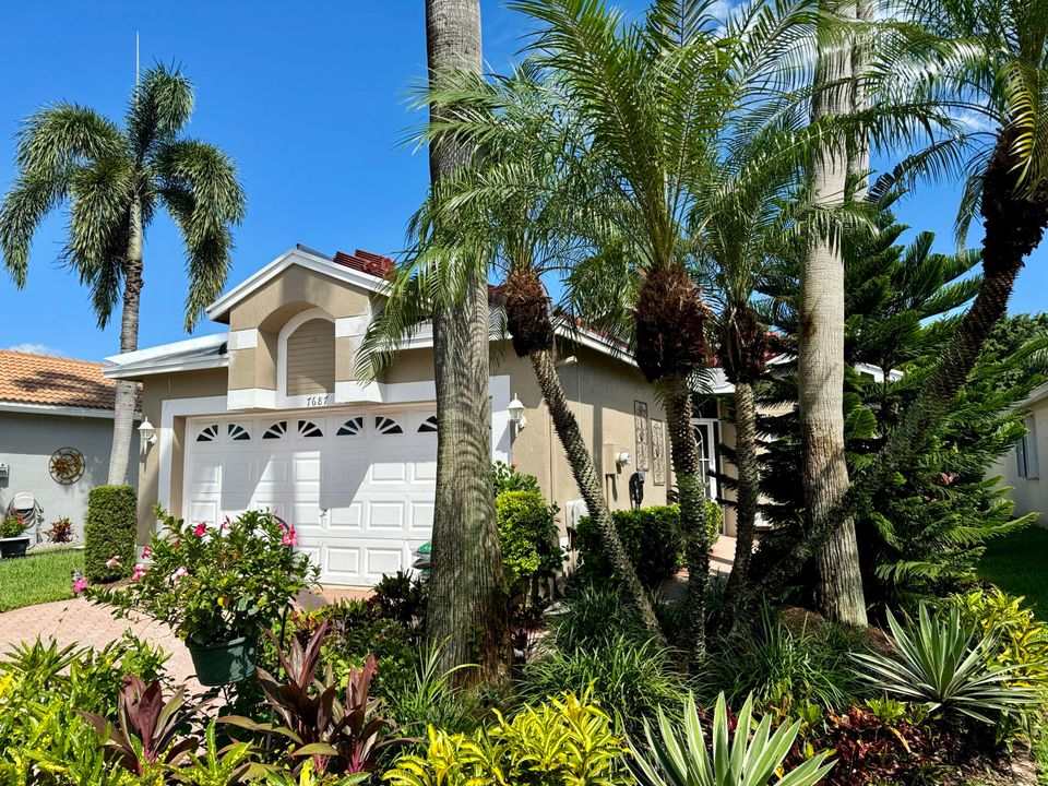 For Sale: $469,000 (3 beds, 2 baths, 1608 Square Feet)