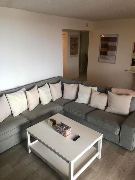 For Rent: $4,000 (2 beds, 2 baths, 1175 Square Feet)