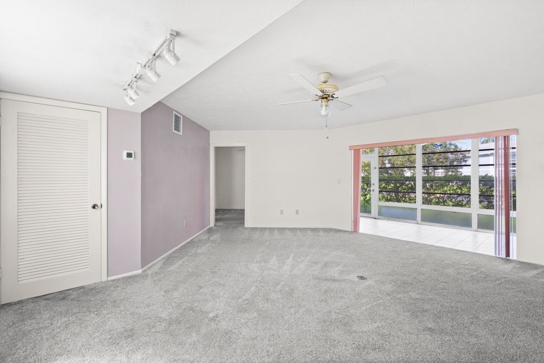 合同活跃: $169,999 (2 贝兹, 2 浴室, 1200 平方英尺)