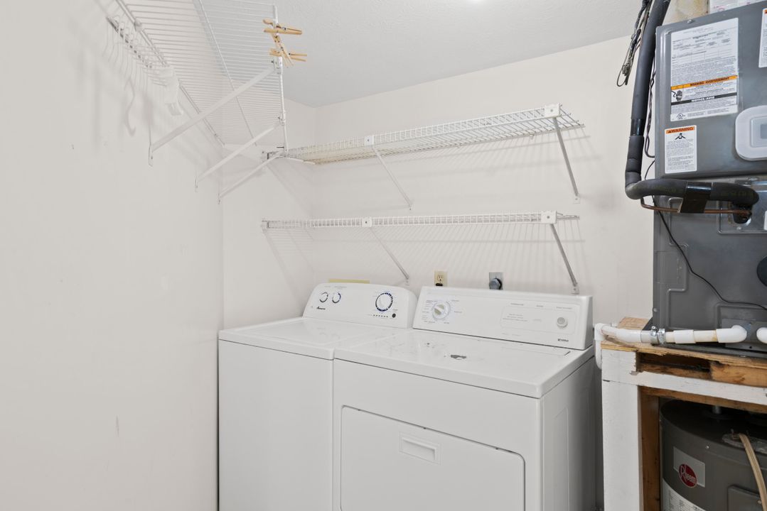 合同活跃: $169,999 (2 贝兹, 2 浴室, 1200 平方英尺)