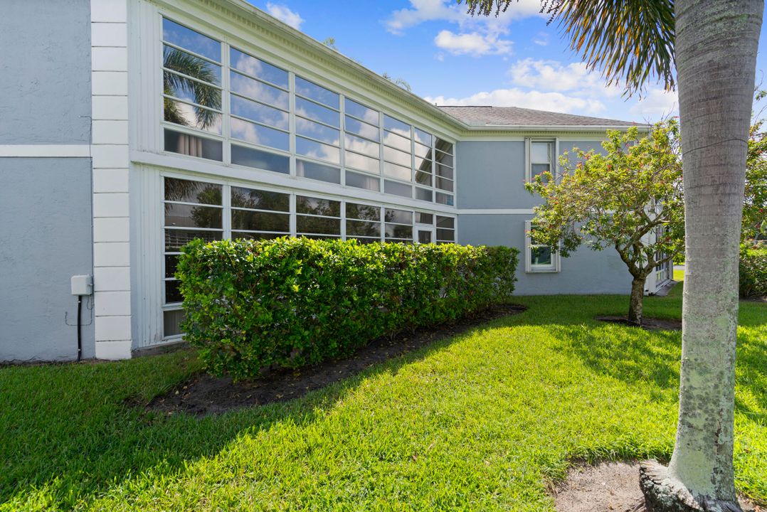 合同活跃: $169,999 (2 贝兹, 2 浴室, 1200 平方英尺)