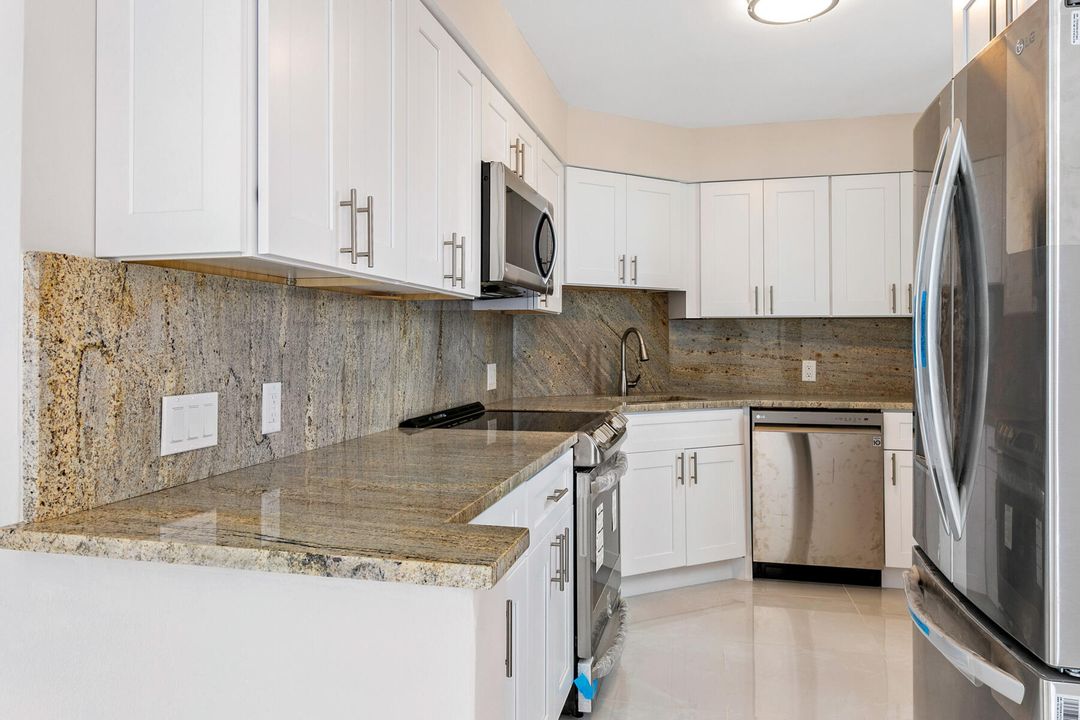 For Sale: $535,000 (2 beds, 2 baths, 1244 Square Feet)