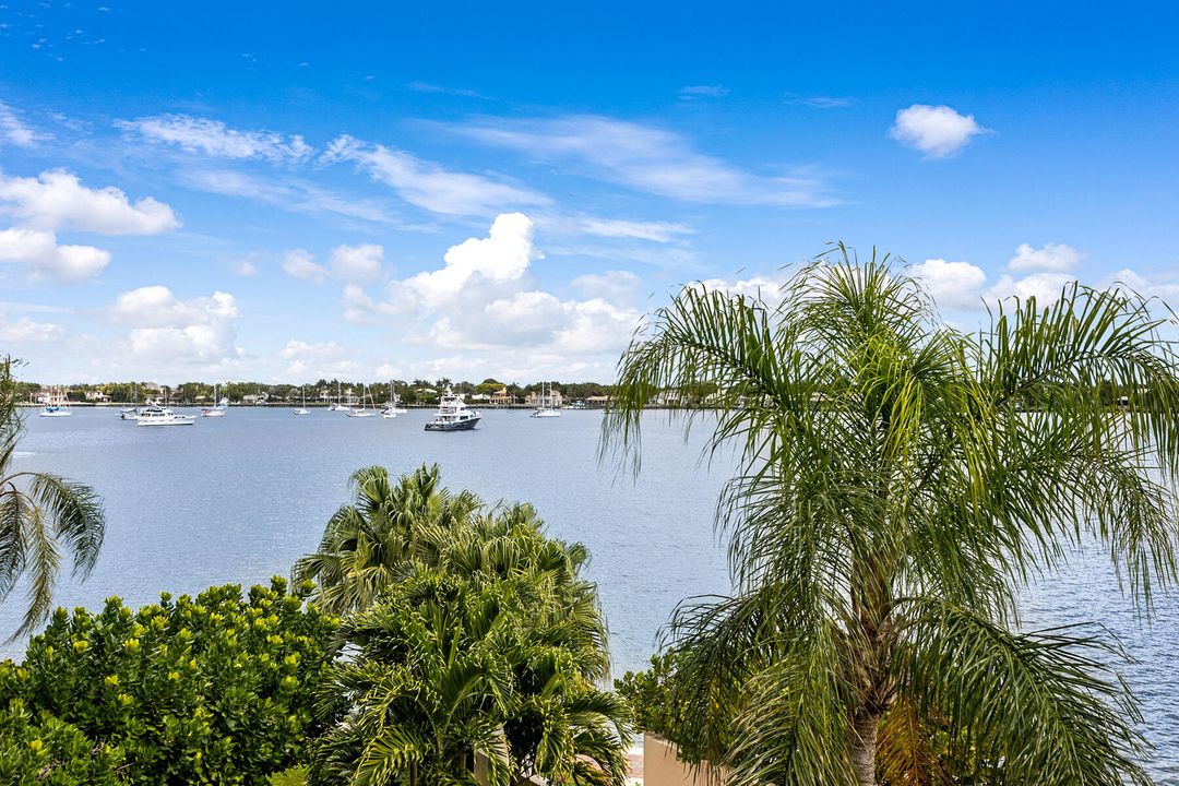 For Sale: $535,000 (2 beds, 2 baths, 1244 Square Feet)