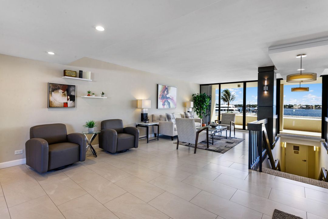 For Sale: $535,000 (2 beds, 2 baths, 1244 Square Feet)