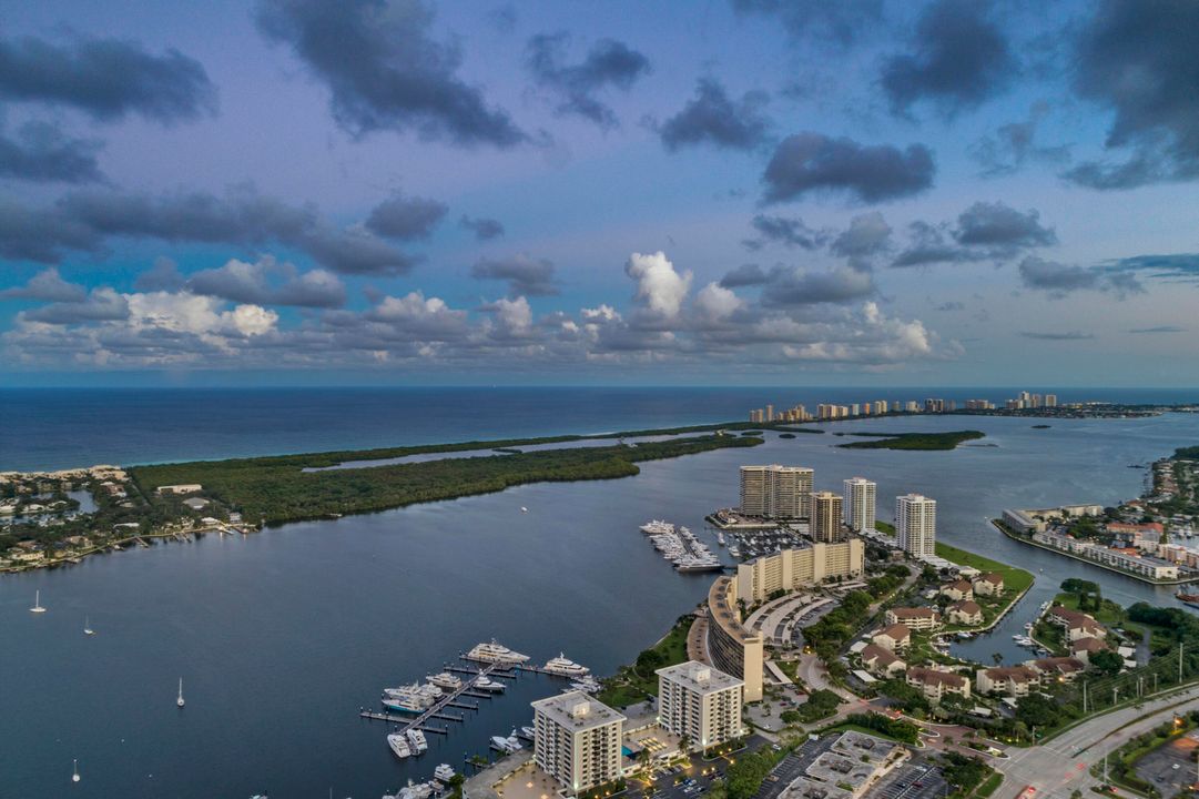 For Sale: $535,000 (2 beds, 2 baths, 1244 Square Feet)