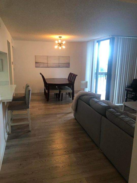 For Rent: $4,000 (2 beds, 2 baths, 1175 Square Feet)