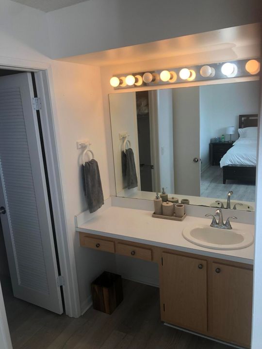 For Rent: $4,000 (2 beds, 2 baths, 1175 Square Feet)