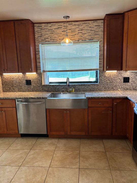 For Sale: $199,000 (2 beds, 2 baths, 1400 Square Feet)