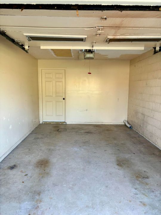 For Sale: $199,000 (2 beds, 2 baths, 1400 Square Feet)