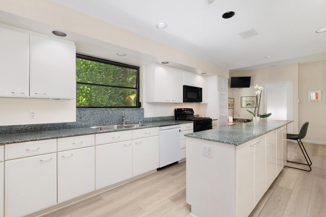 For Rent: $50,000 (3 beds, 4 baths, 3038 Square Feet)