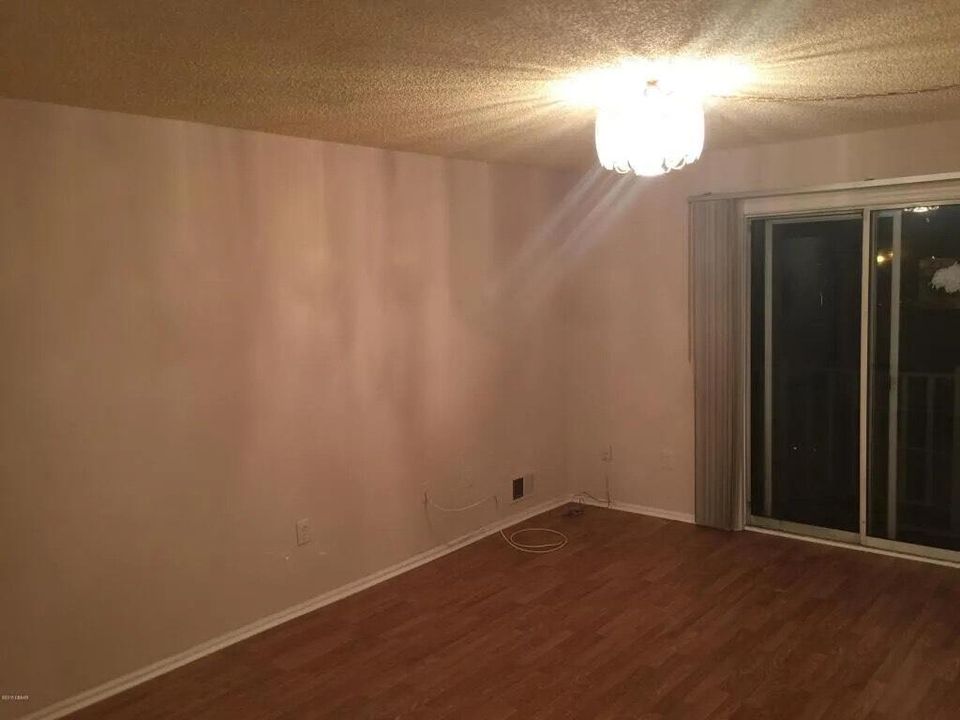 На продажу: $209,000 (2 спален, 1 ванн, 1251 Квадратных фут)