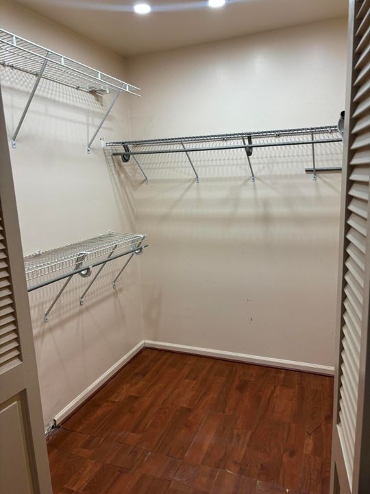 For Sale: $199,000 (2 beds, 2 baths, 1400 Square Feet)