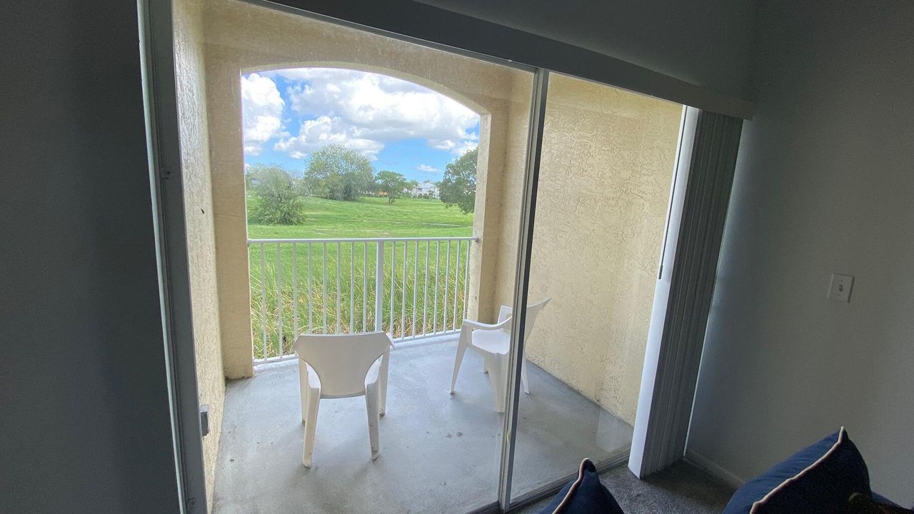 For Rent: $2,350 (3 beds, 2 baths, 1200 Square Feet)