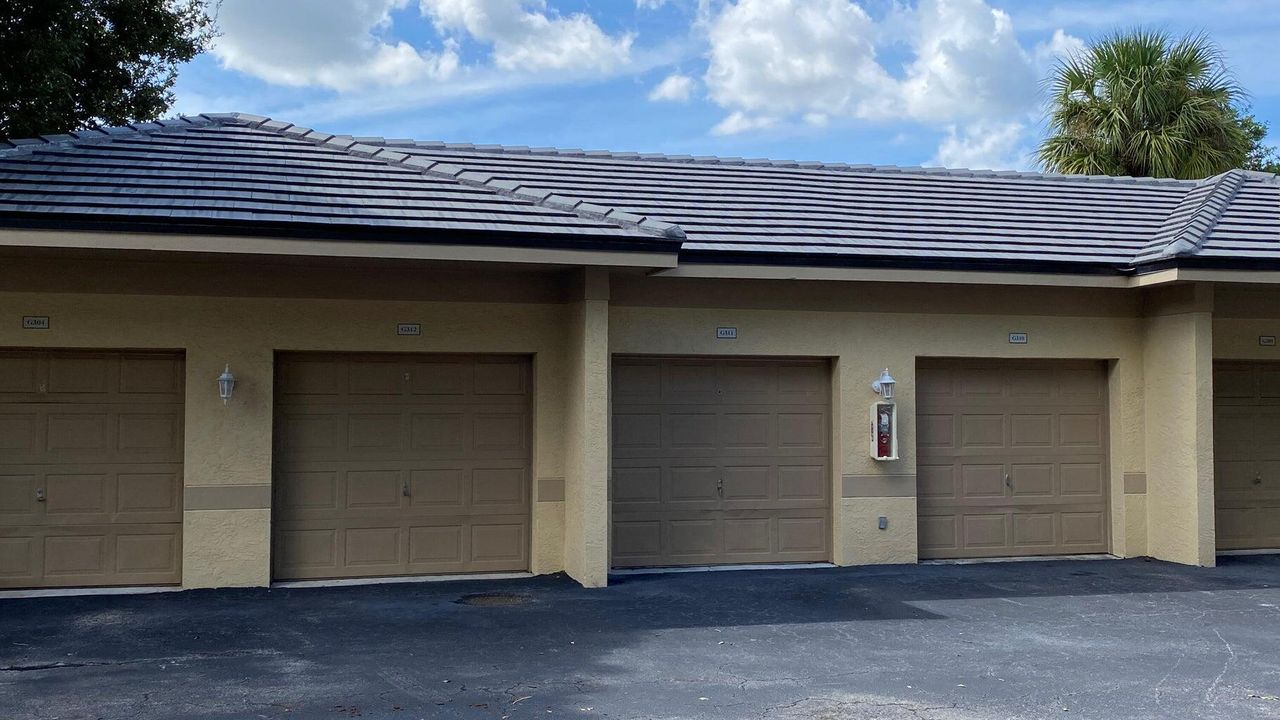 For Rent: $2,350 (3 beds, 2 baths, 1200 Square Feet)