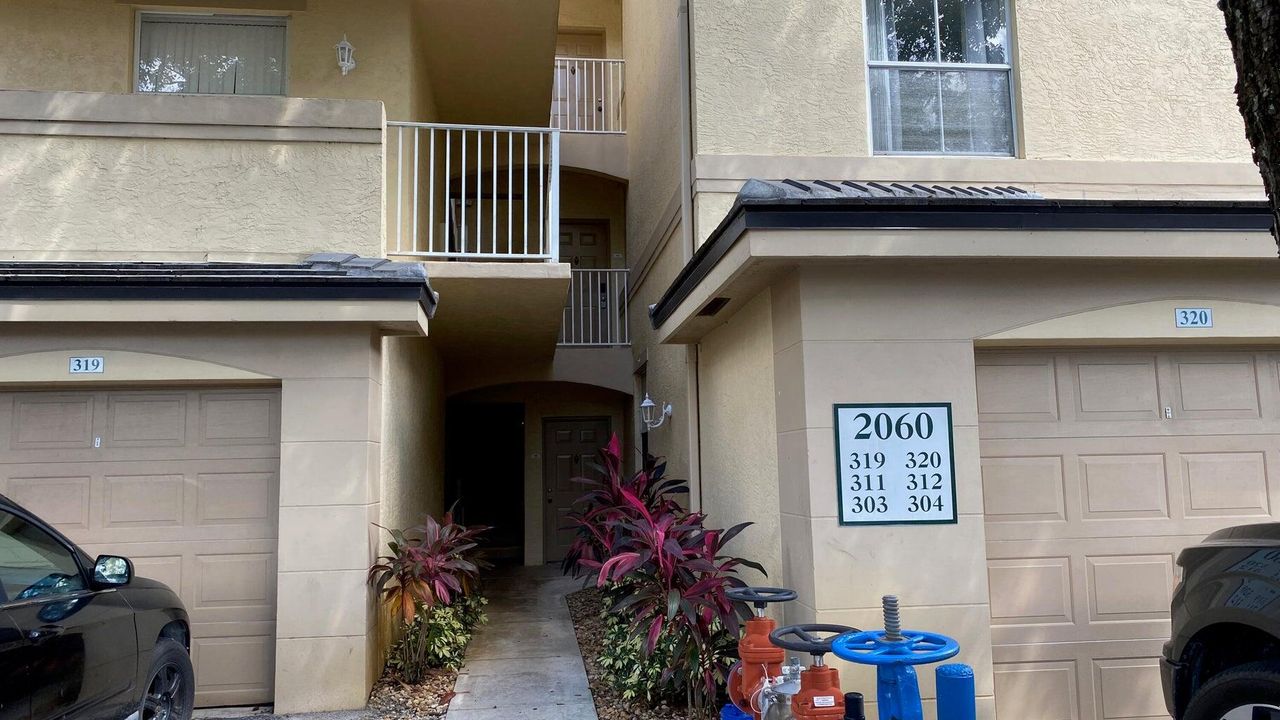 For Rent: $2,350 (3 beds, 2 baths, 1200 Square Feet)