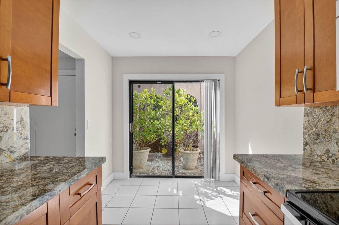 For Sale: $329,000 (2 beds, 2 baths, 1426 Square Feet)