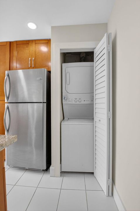 For Sale: $329,000 (2 beds, 2 baths, 1426 Square Feet)