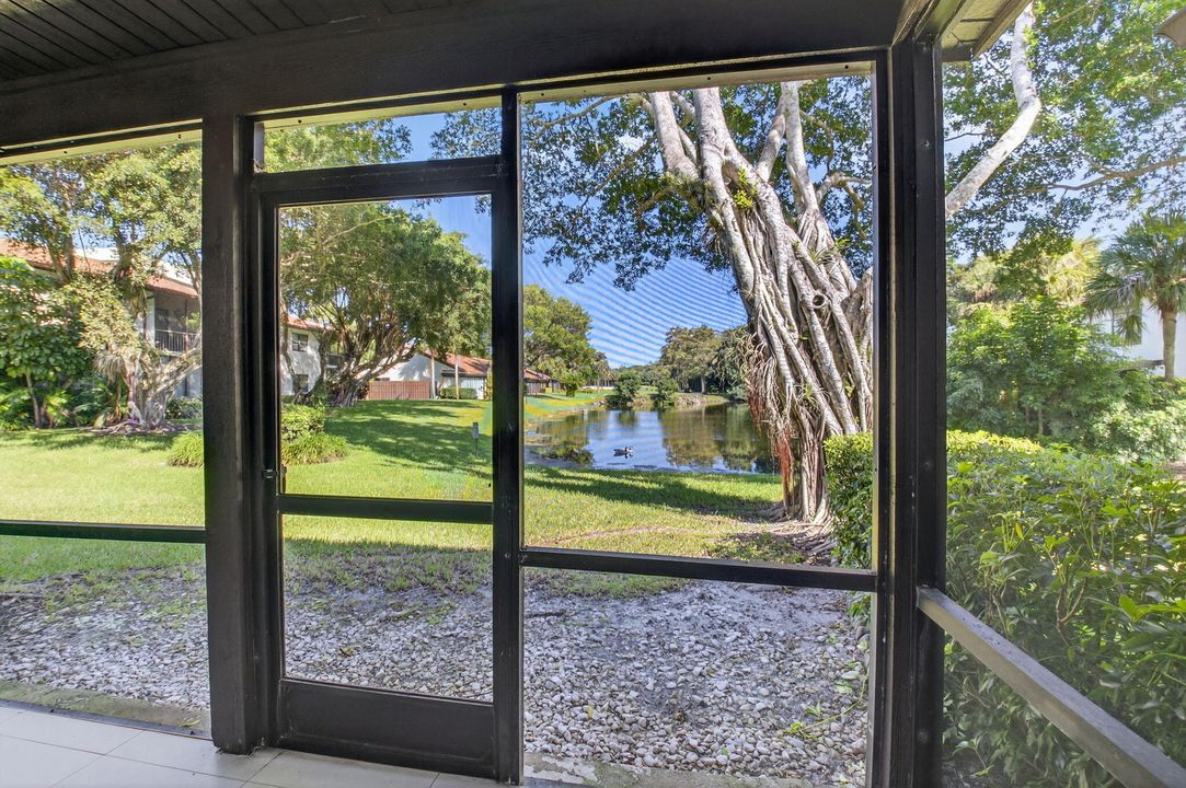 For Sale: $329,000 (2 beds, 2 baths, 1426 Square Feet)