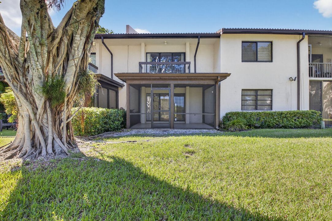 For Sale: $329,000 (2 beds, 2 baths, 1426 Square Feet)