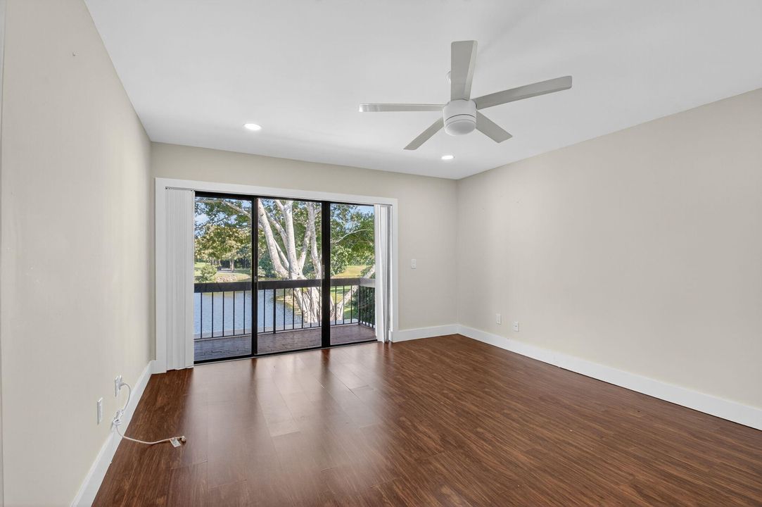 For Sale: $329,000 (2 beds, 2 baths, 1426 Square Feet)