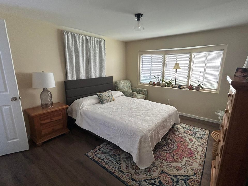 待售: $59,900 (2 贝兹, 2 浴室, 840 平方英尺)