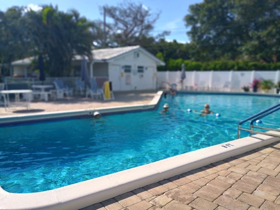 На продажу: $379,000 (2 спален, 2 ванн, 988 Квадратных фут)