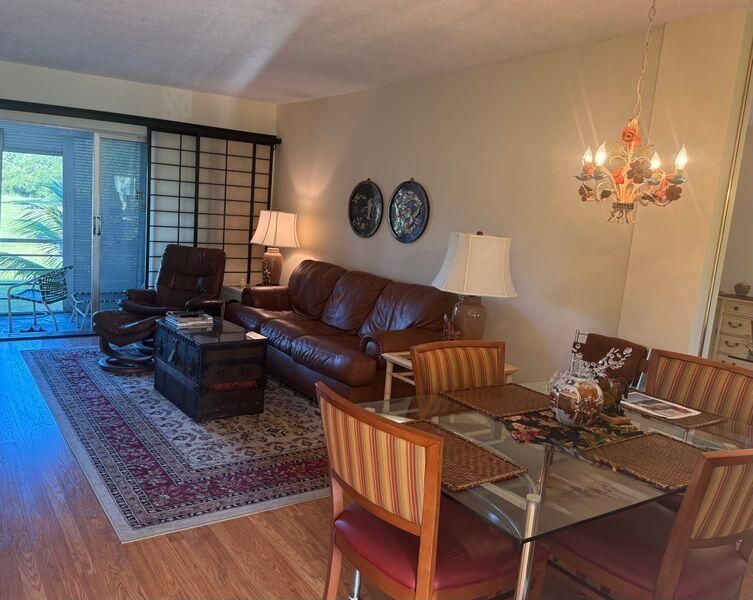 For Rent: $2,000 (1 beds, 1 baths, 850 Square Feet)