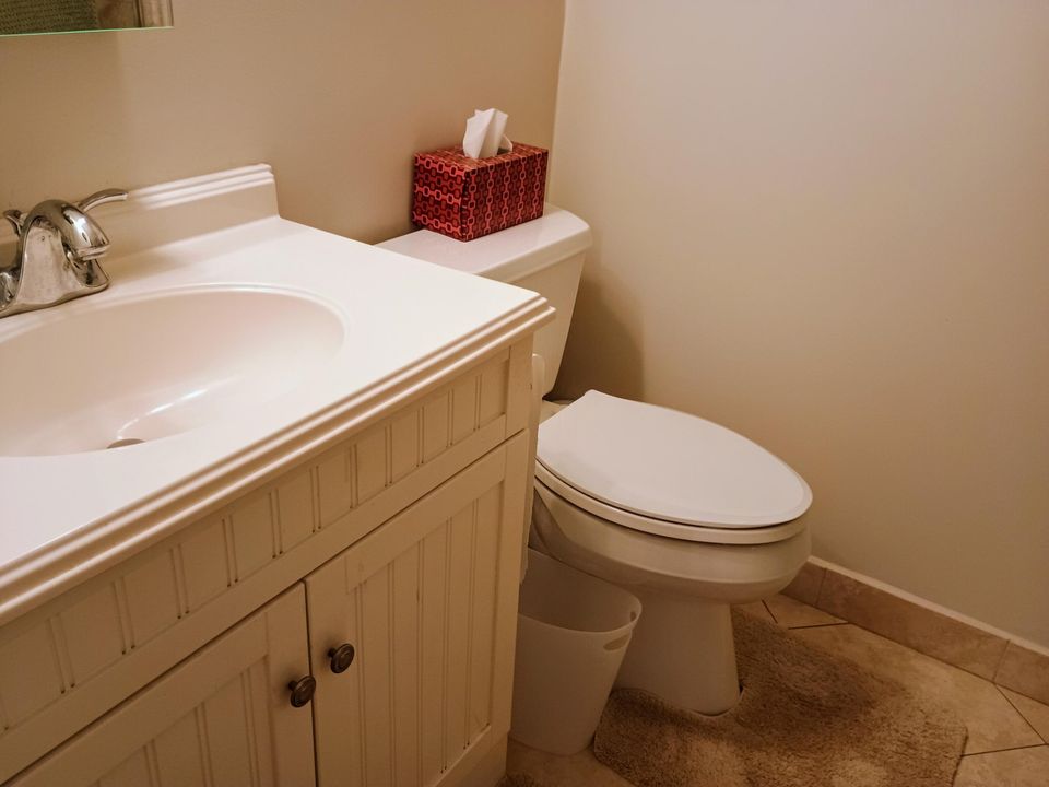 На продажу: $379,000 (2 спален, 2 ванн, 988 Квадратных фут)