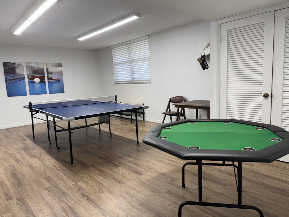 For Rent: $2,150 (2 beds, 2 baths, 1050 Square Feet)