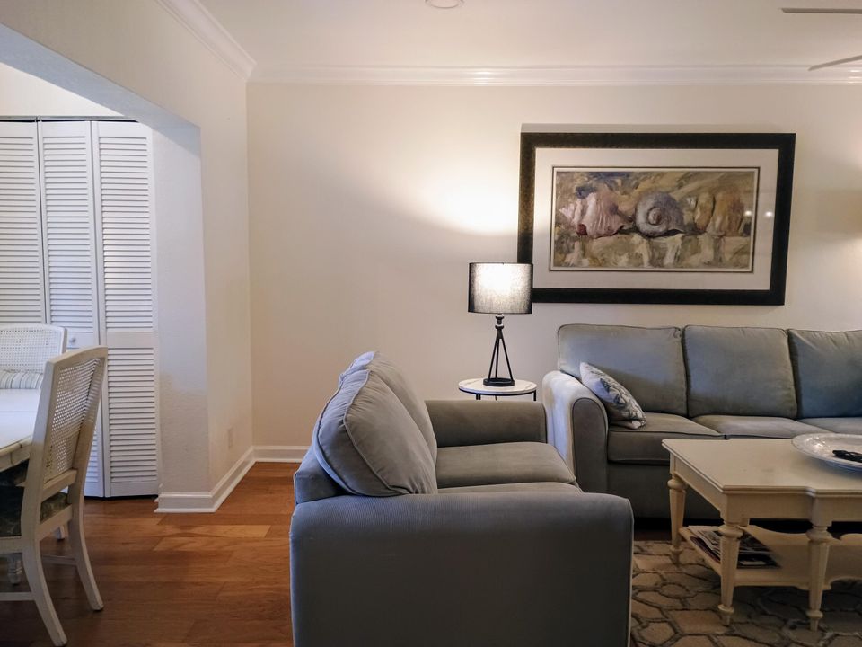 На продажу: $379,000 (2 спален, 2 ванн, 988 Квадратных фут)