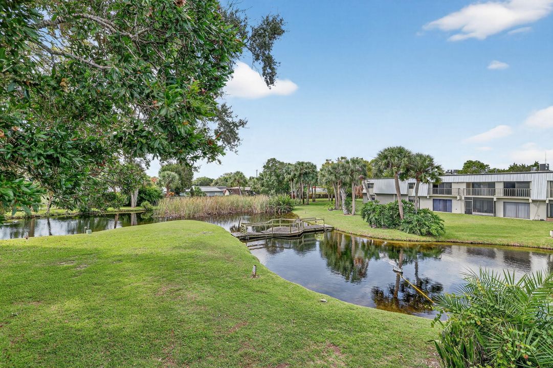 For Sale: $184,000 (1 beds, 1 baths, 987 Square Feet)