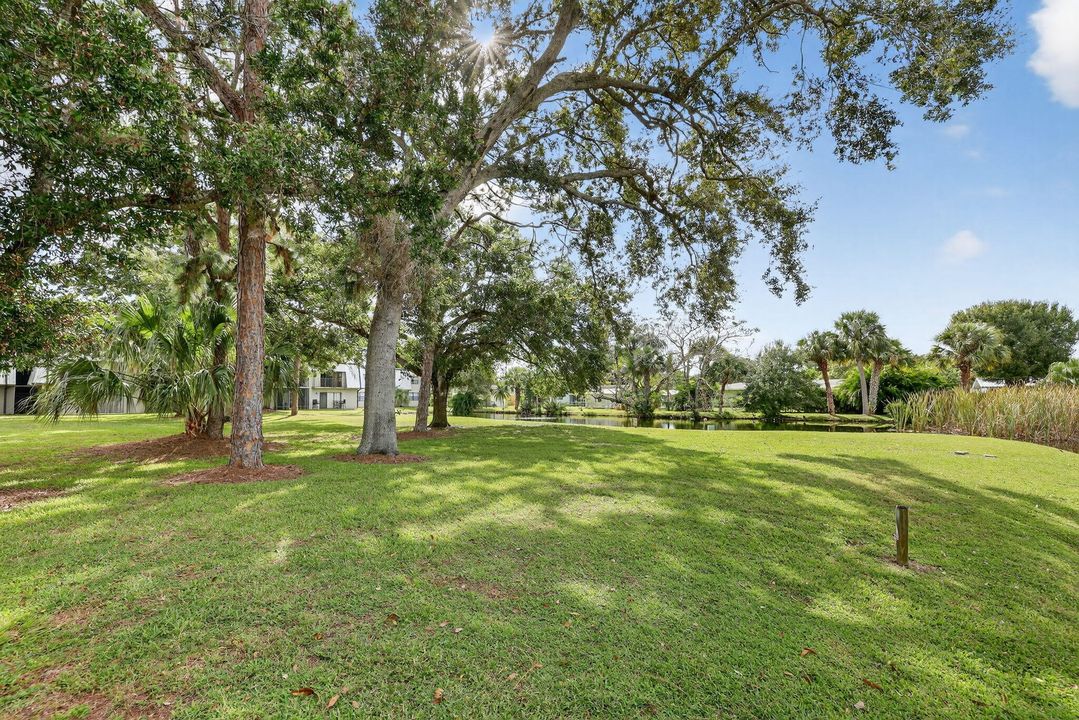 For Sale: $184,000 (1 beds, 1 baths, 987 Square Feet)