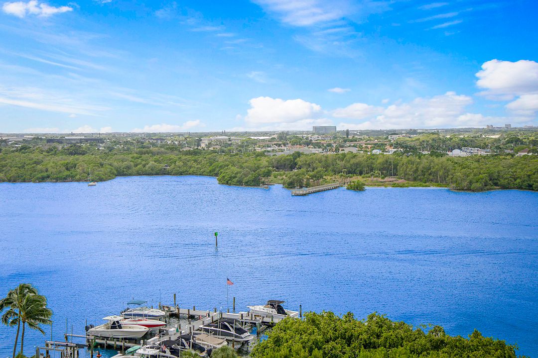 For Rent: $5,000 (2 beds, 2 baths, 1031 Square Feet)