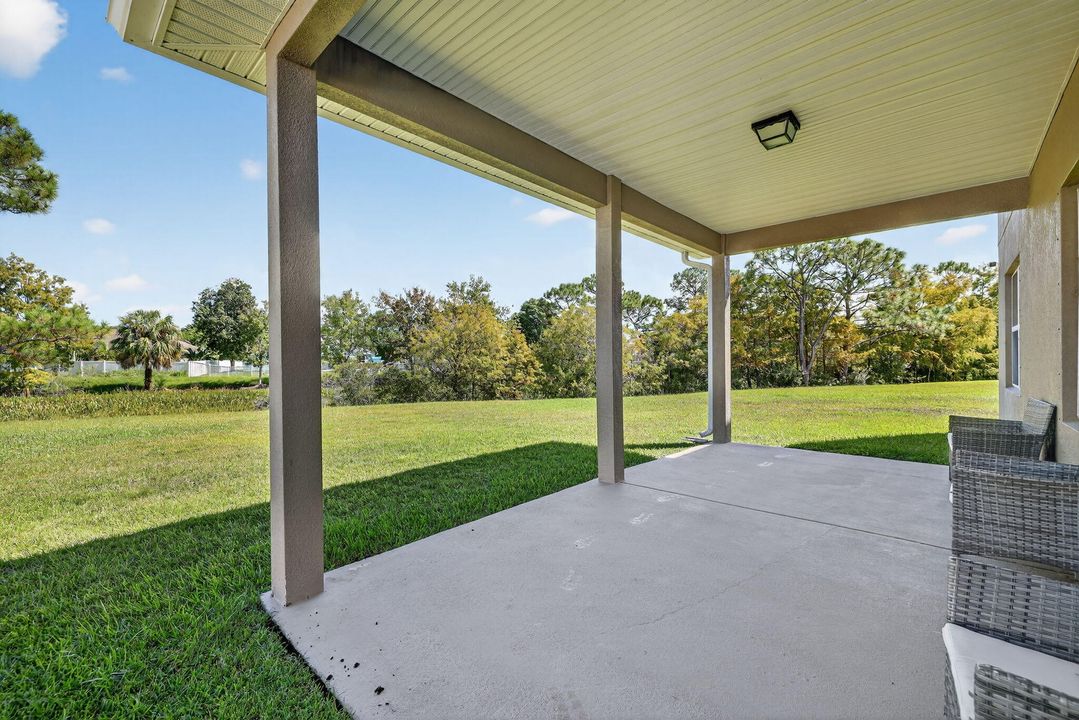 Active With Contract: $484,800 (5 beds, 3 baths, 2701 Square Feet)