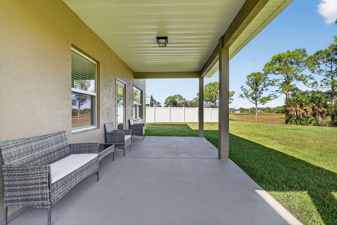 Active With Contract: $484,800 (5 beds, 3 baths, 2701 Square Feet)