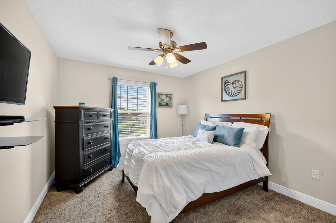 Active With Contract: $484,800 (5 beds, 3 baths, 2701 Square Feet)