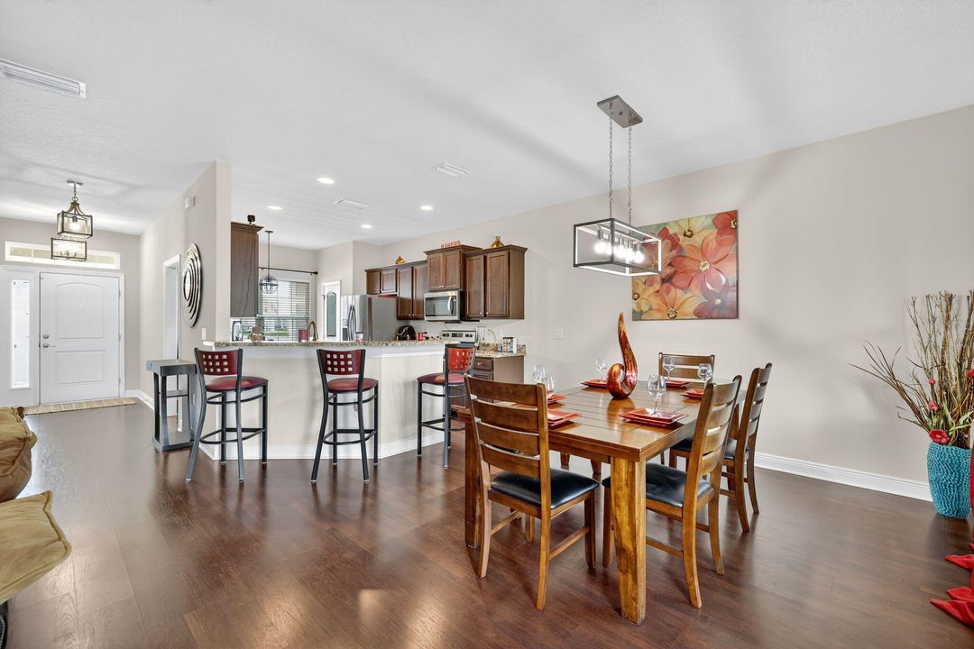 Active With Contract: $484,800 (5 beds, 3 baths, 2701 Square Feet)