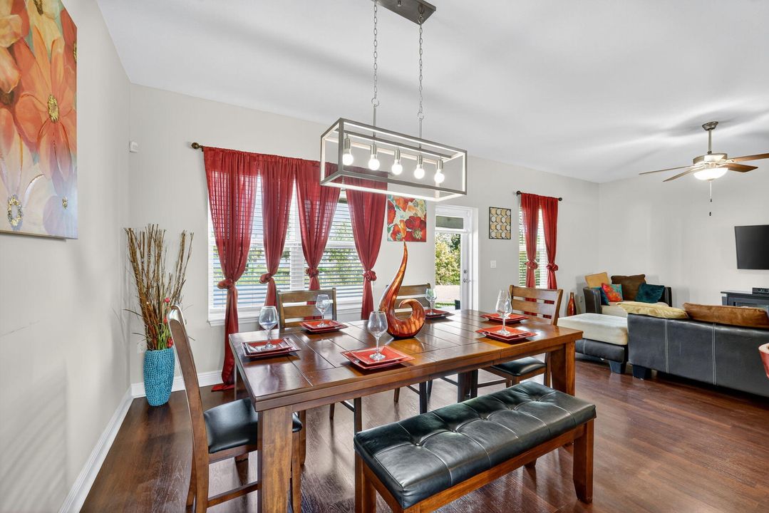 Active With Contract: $484,800 (5 beds, 3 baths, 2701 Square Feet)