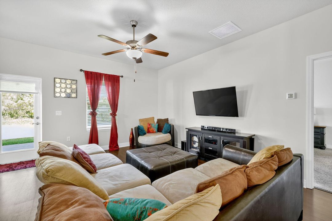 Active With Contract: $484,800 (5 beds, 3 baths, 2701 Square Feet)