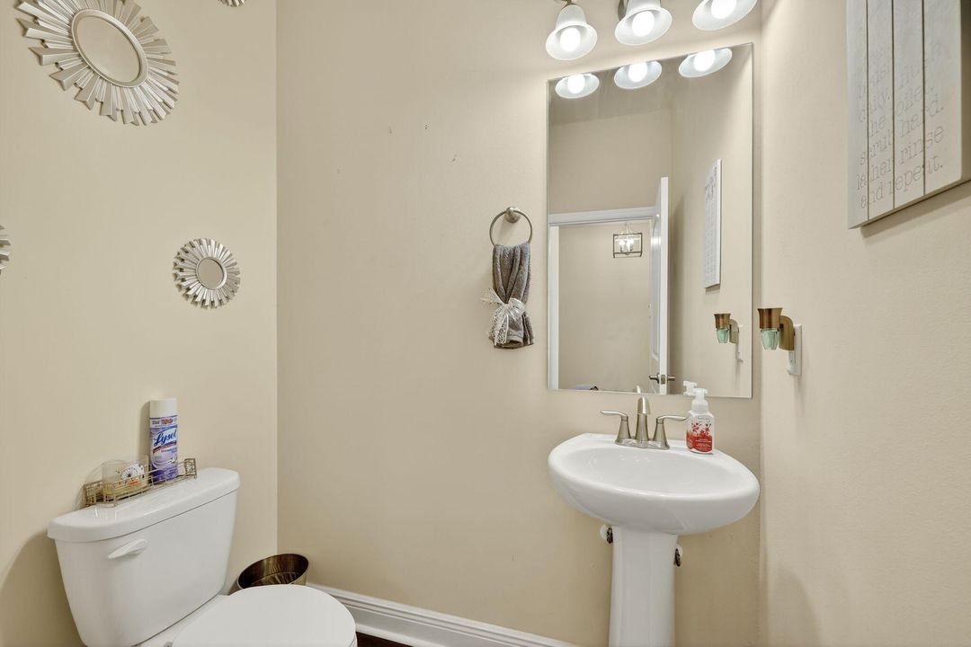 Active With Contract: $484,800 (5 beds, 3 baths, 2701 Square Feet)