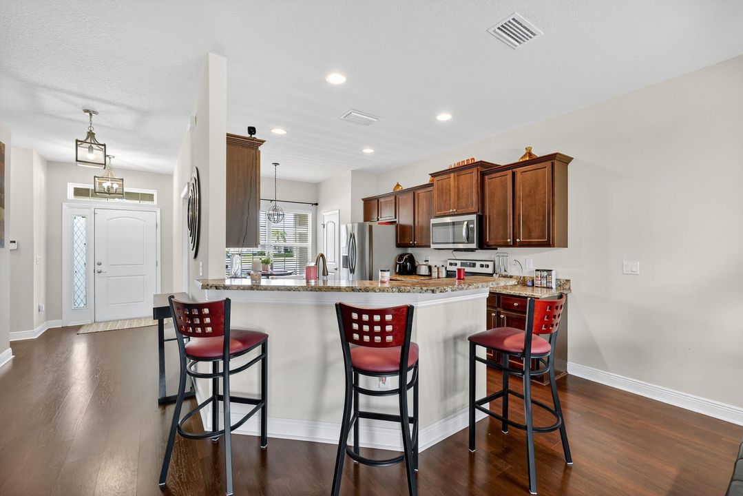 Active With Contract: $484,800 (5 beds, 3 baths, 2701 Square Feet)