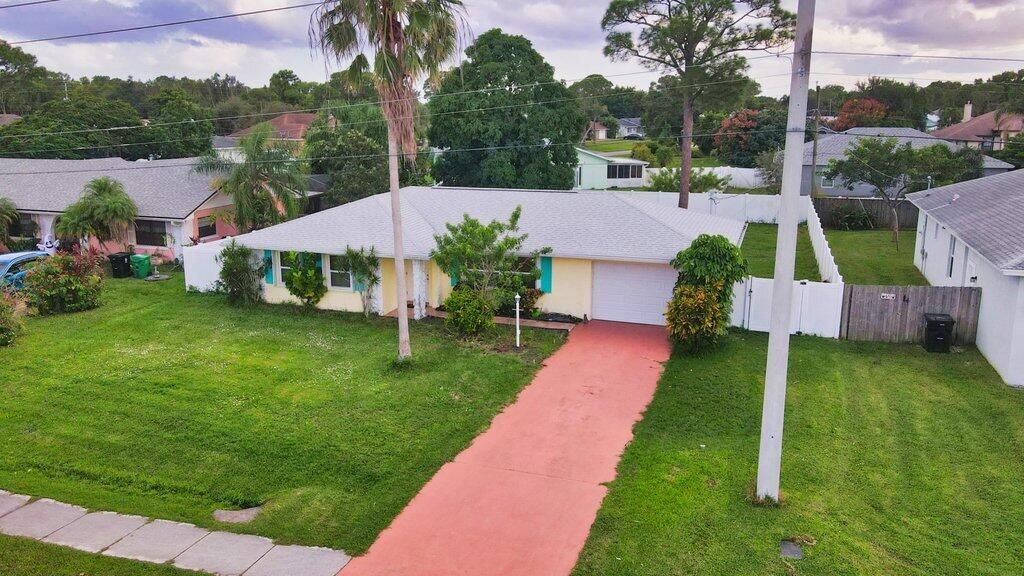 For Sale: $349,900 (2 beds, 2 baths, 1188 Square Feet)