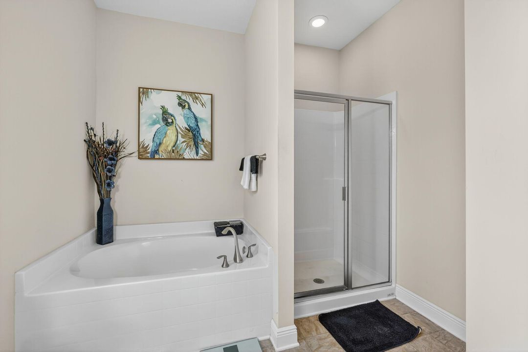 Active With Contract: $484,800 (5 beds, 3 baths, 2701 Square Feet)