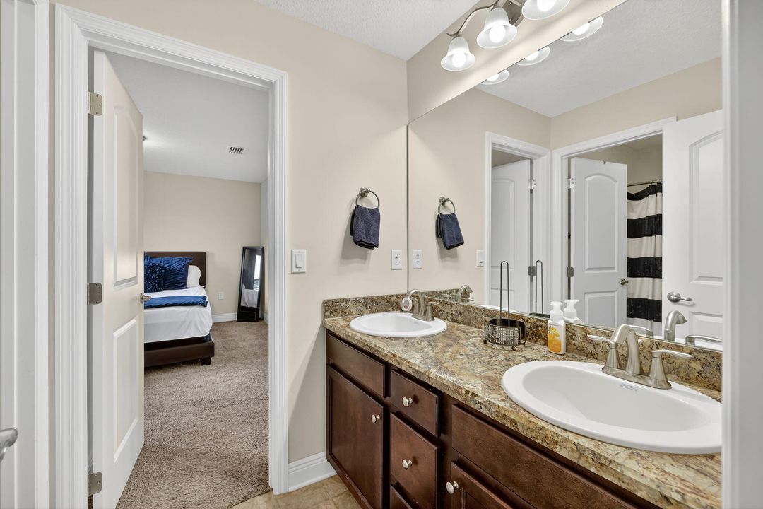 Active With Contract: $484,800 (5 beds, 3 baths, 2701 Square Feet)