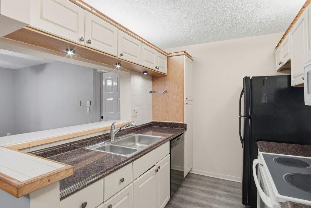 出租: $1,850 (2 贝兹, 2 浴室, 1018 平方英尺)