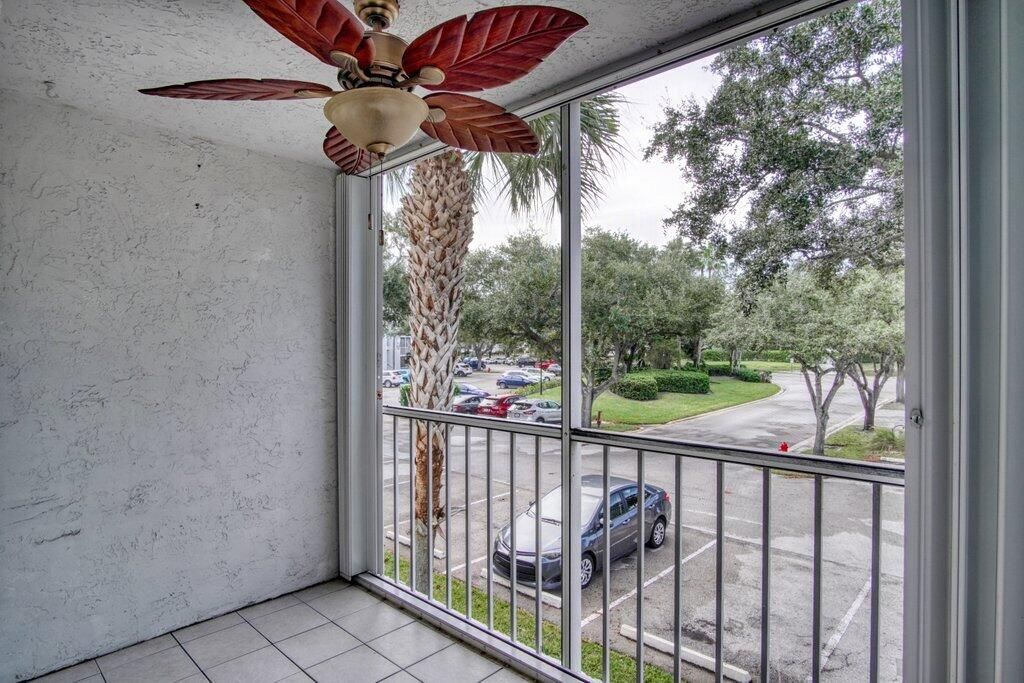 出租: $1,850 (2 贝兹, 2 浴室, 1018 平方英尺)