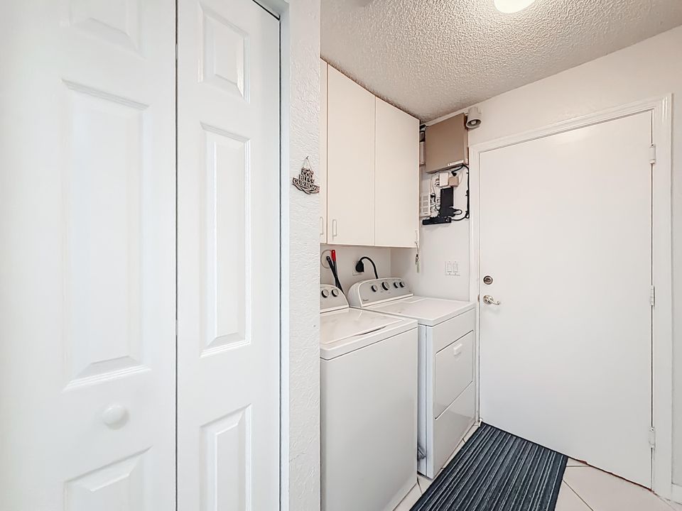 For Sale: $425,000 (2 beds, 2 baths, 1645 Square Feet)